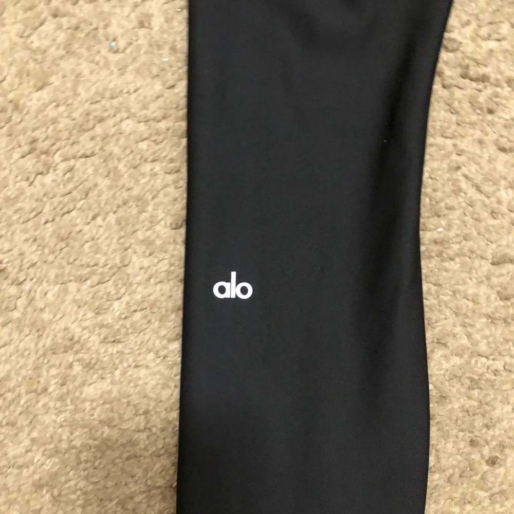 ALO Yoga Black Leggings Size Small Great Conditions
